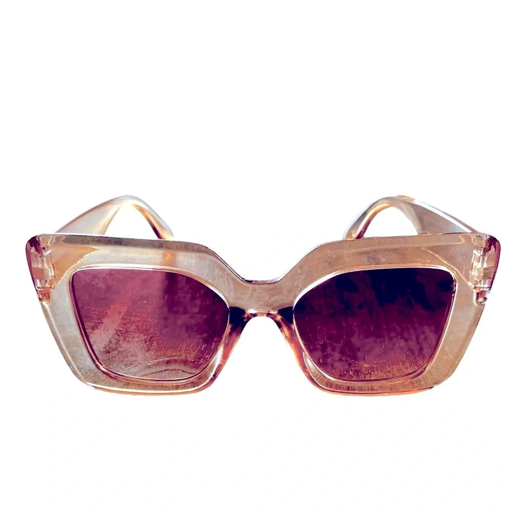 🆕NIP: Amber Large Chic Sunglasses